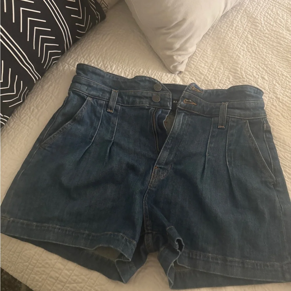 Veronica Beard Jaylen Pleated Denim Shorts, women's size 29 - Picture 3 of 4
